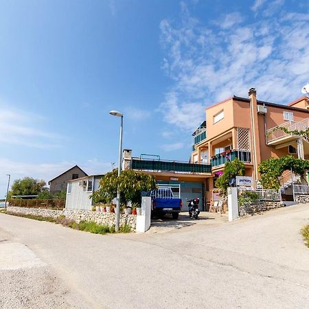 Apartments Nada 罗戈兹尼察 外观 照片