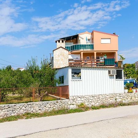 Apartments Nada 罗戈兹尼察 外观 照片